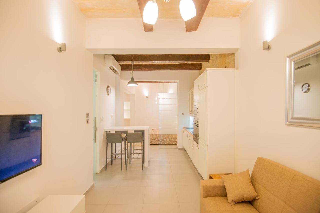 Valletta Most Central Studio Apartment 16Th-Century Building ภายนอก รูปภาพ