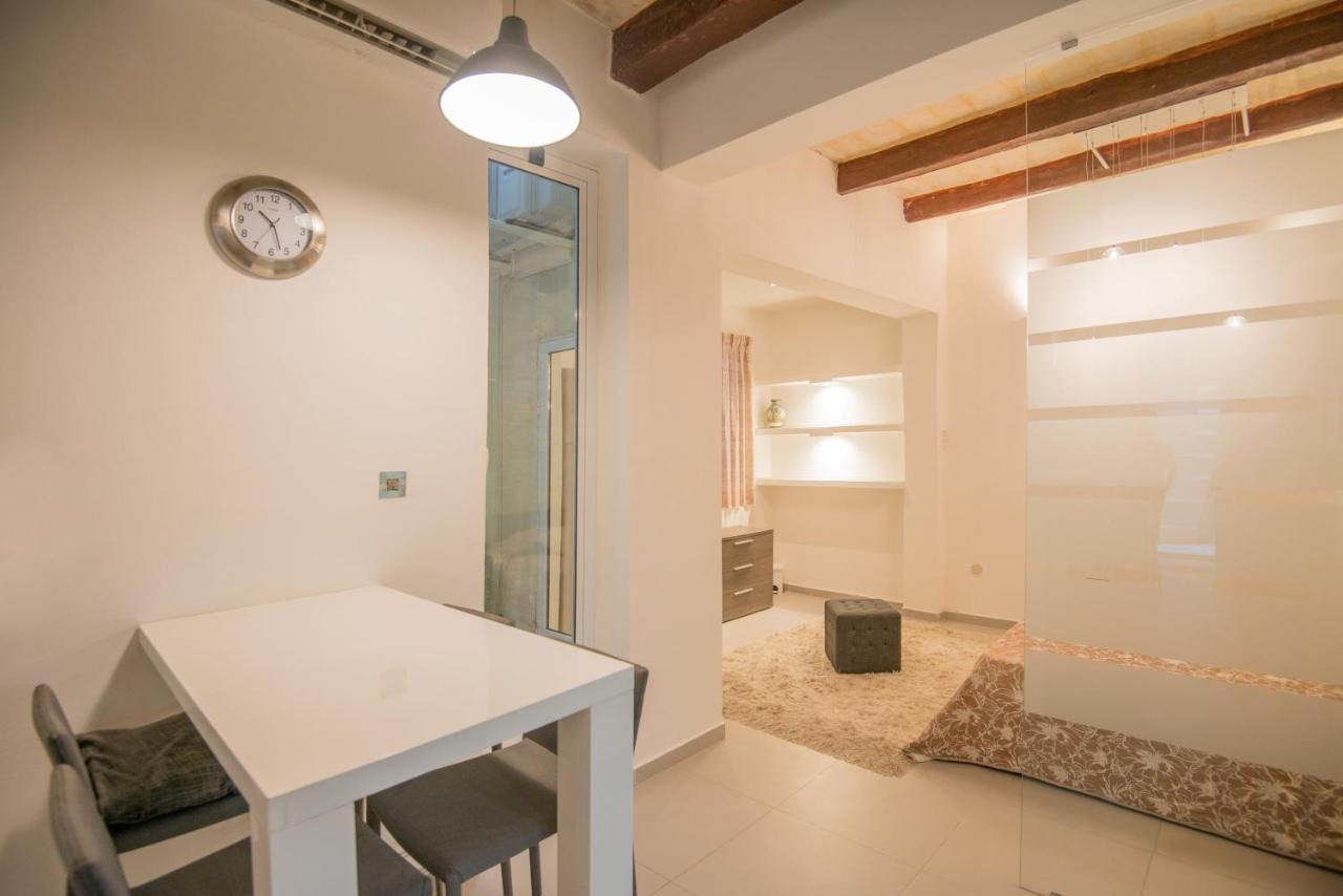 Valletta Most Central Studio Apartment 16Th-Century Building ภายนอก รูปภาพ